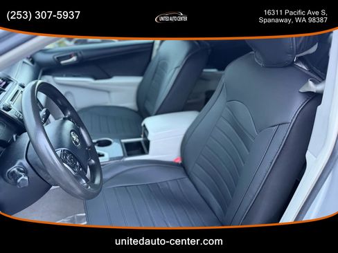 Used 2014 Toyota Camry LE image 9