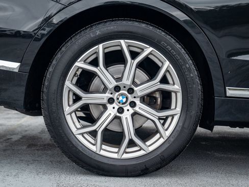 Used 2022 BMW X7 xDrive40i w/ Premium Package AWD/4WD image 16