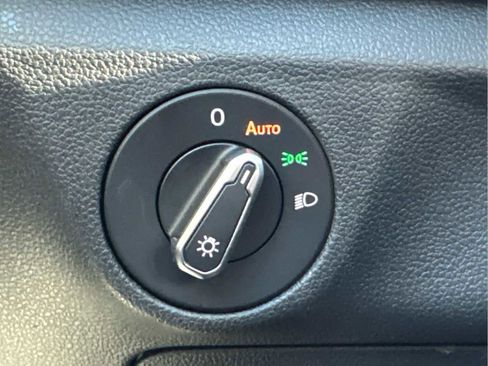 Certified 2025 Volkswagen Jetta S image 32