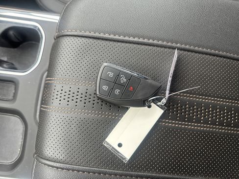 Used 2025 Chevrolet Silverado 1500 High Country w/ Technology Package AWD/4WD image 29