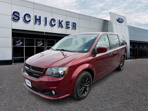Used 2019 Dodge Grand Caravan SXT w/ Driver Convenience Group image 4