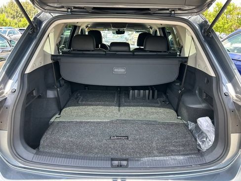 Used 2021 Volkswagen Tiguan SE FWD image 50