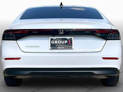 Used 2025 Honda Accord SE image 5