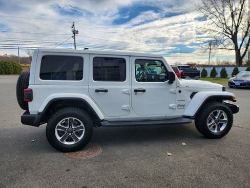 Used 2019 Jeep Wrangler Unlimited Sahara w/ Dual Top Group image 15