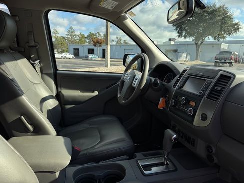 Used 2019 Nissan Frontier SL image 31