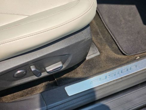 Used 2016 Ford Fusion Titanium FWD image 17