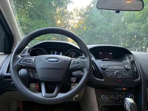 Used 2015 Ford Focus SE FWD image 9