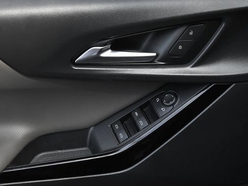 Used 2026 Chevrolet Equinox LT w/ Convenience Package II image 25