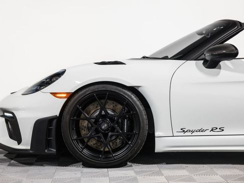 Used 2024 Porsche 718 Boxster Spyder RS w/ Weissach Package RWD image 17
