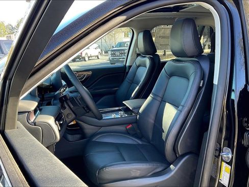 New 2025 Lincoln Aviator 2WD image 9
