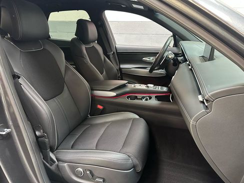 Used 2023 Genesis GV70 2.5T w/ Sport Prestige Package AWD/4WD image 9