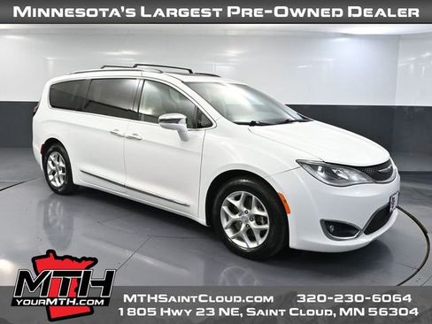 Used 2020 Chrysler Pacifica Limited FWD image 1