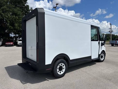 New 2026 Chevrolet Brightdrop 400 w/ Power Door Package AWD/4WD image 5