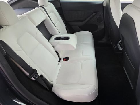 Used 2024 Tesla Model Y Long Range AWD/4WD image 30