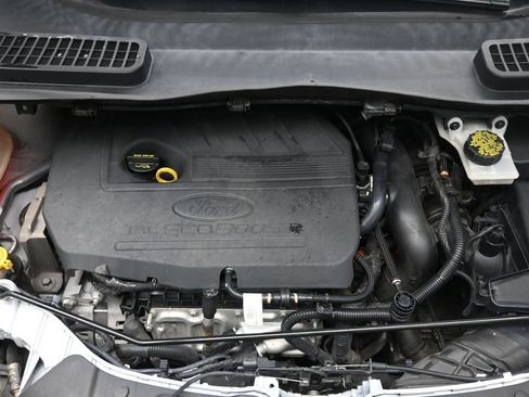 Used 2017 Ford Escape SE w/ Equipment Group 201A FWD image 29