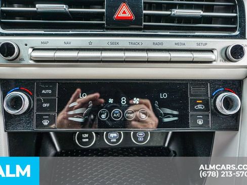 Used 2025 Genesis G70 2.5T RWD image 41
