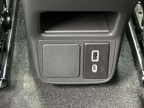 Used 2023 Buick Encore GX Preferred w/ Cold Weather Comfort Package AWD/4WD image 11