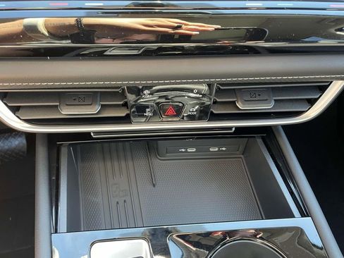 New 2026 Volkswagen Atlas SE FWD image 23