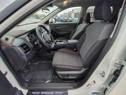 Used 2023 Nissan Rogue SV image 8