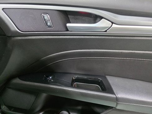 Used 2016 Ford Fusion Titanium AWD/4WD image 27