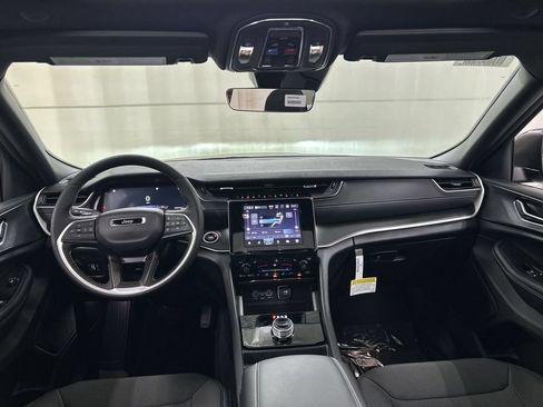 New 2026 Jeep Grand Cherokee Laredo X AWD/4WD image 18
