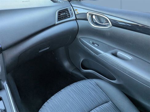 Used 2019 Nissan Sentra SV image 16