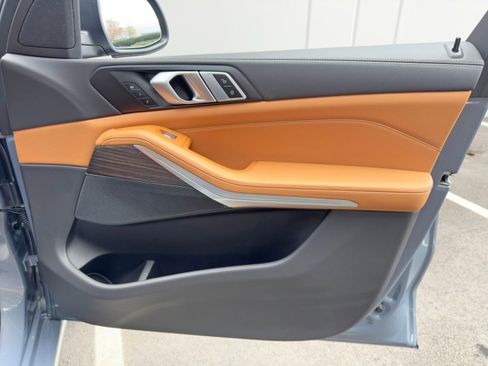 Used 2023 BMW X7 xDrive40i w/ Climate Comfort Package image 50