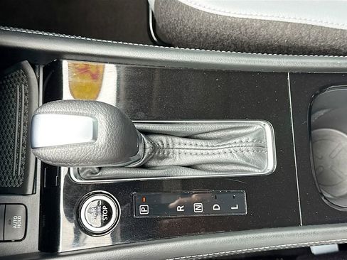 Used 2023 Nissan Kicks SR w/ SR Premium Package image 17