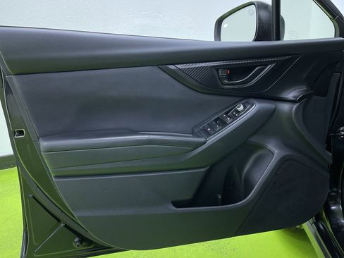 Used 2021 Subaru Crosstrek 2.0i Premium image 16