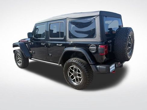 Used 2025 Jeep Wrangler Unlimited Rubicon AWD/4WD image 3