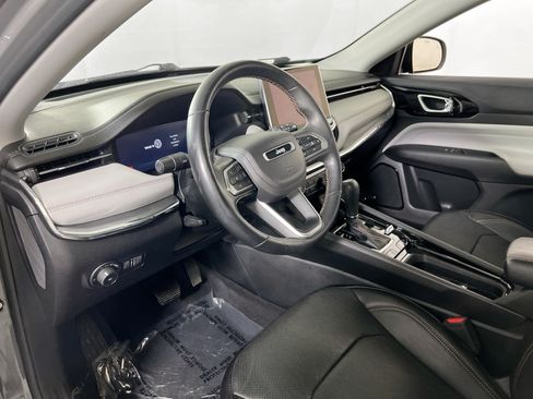 Used 2022 Jeep Compass Limited w/ Elite Group AWD/4WD image 9