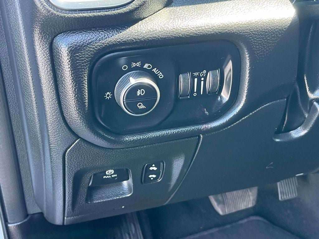 Used 2025 RAM 1500 Laramie AWD/4WD image 29