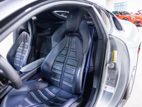 Used 2019 Ferrari 812 Superfast RWD image 34
