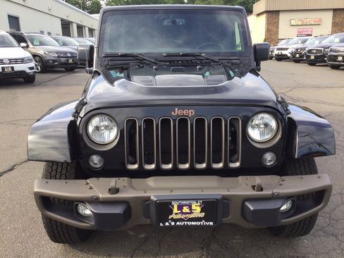 Used 2016 Jeep Wrangler Unlimited Sahara AWD/4WD image 3
