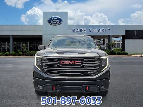 Used 2023 GMC Sierra 1500 AT4 w/ Technology Package AWD/4WD image 8