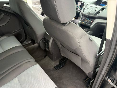 Used 2017 Ford Escape SE AWD/4WD image 46