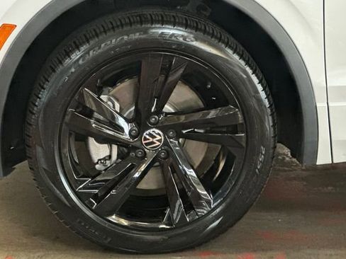 Certified 2024 Volkswagen Tiguan SE R-Line image 34