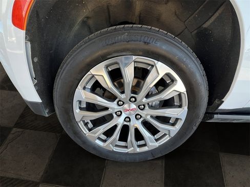 Used 2021 GMC Yukon XL Denali w/ Denali Ultimate Package image 9