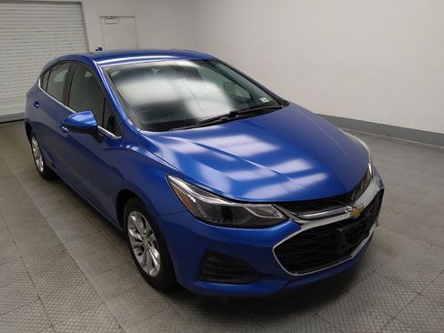 Used 2019 Chevrolet Cruze LT w/ Convenience Package FWD image 13