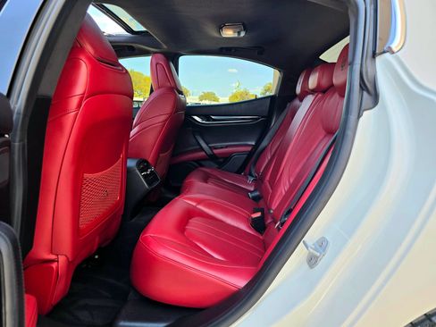 Used 2018 Maserati Ghibli S GranSport RWD image 48