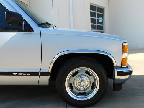 Used 1993 Chevrolet Silverado 1500 2WD Regular Cab image 33