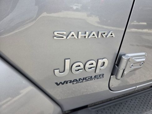 Used 2018 Jeep Wrangler Unlimited Sahara image 5