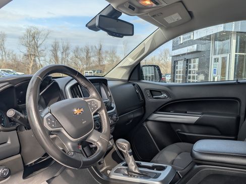 Used 2022 Chevrolet Colorado LT AWD/4WD image 14