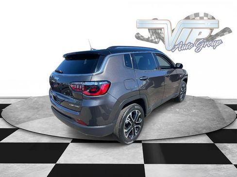Certified 2022 Jeep Compass Limited AWD/4WD image 4