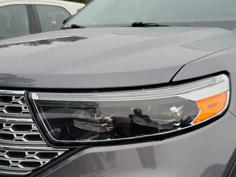 Used 2022 Ford Explorer Limited w/ Equipment Group 301A image 9