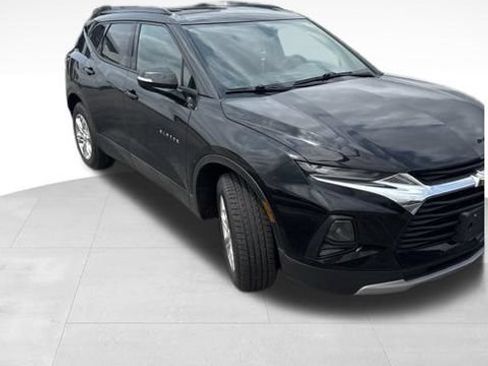 Used 2019 Chevrolet Blazer LT FWD image 2