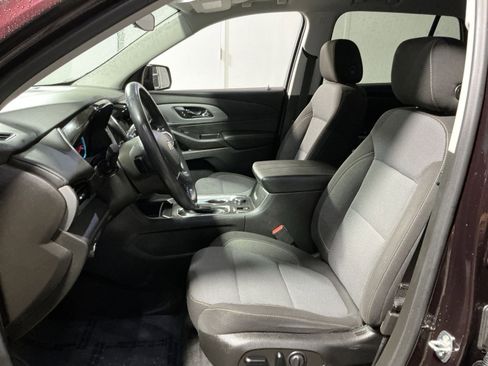 Used 2021 Chevrolet Traverse LT image 21