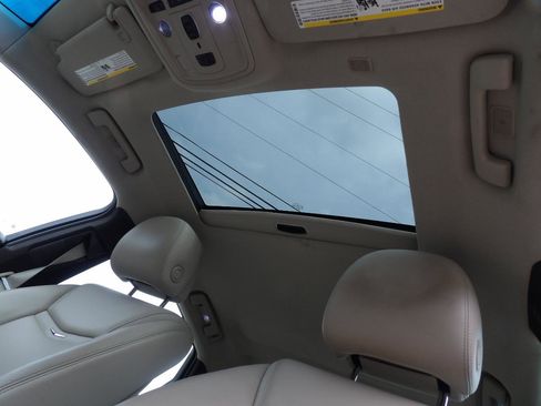 Used 2013 Cadillac XTS FWD image 18