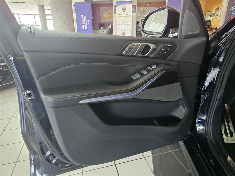 Used 2020 BMW X7 M50i w/ Executive Package AWD/4WD image 7