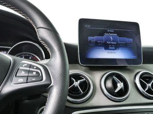 Used 2018 Mercedes-Benz CLA 250 4MATIC image 11